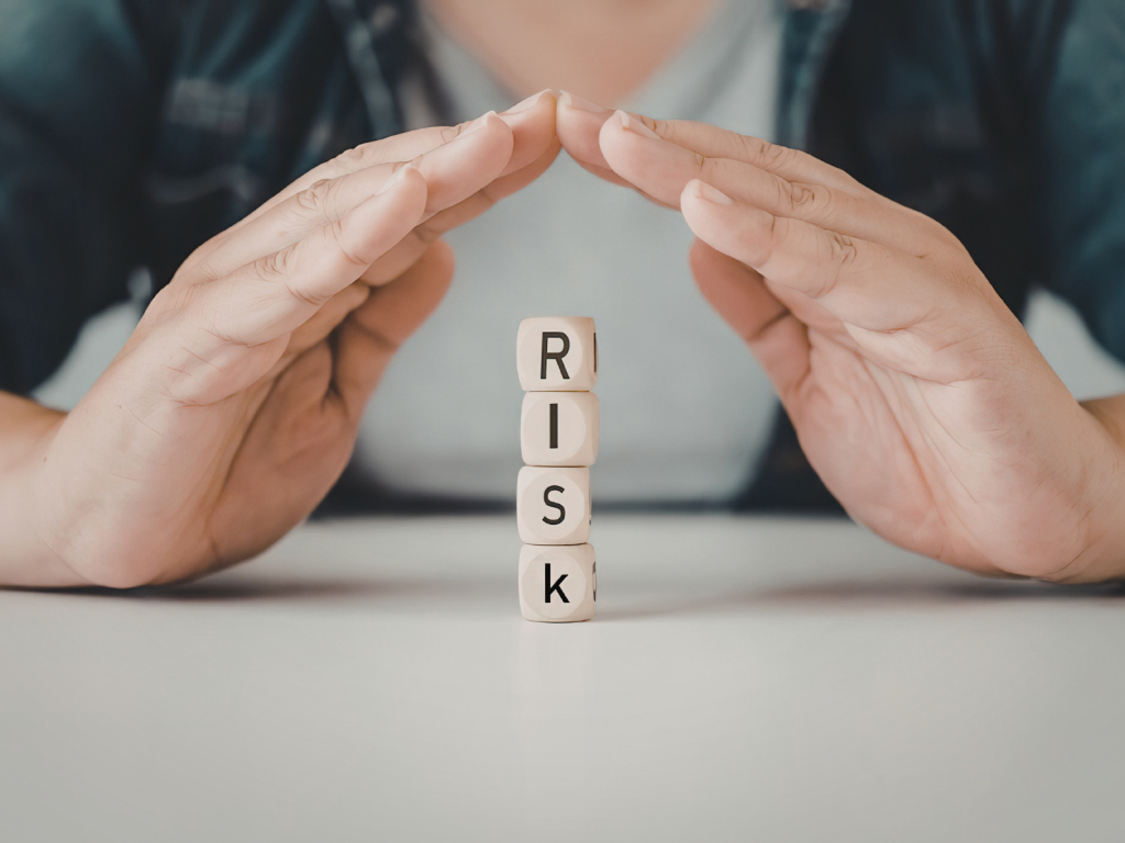 AIリスクとは？ハルシネーション・情報漏洩など7種類の対策を中小企業向けに解説 (1)